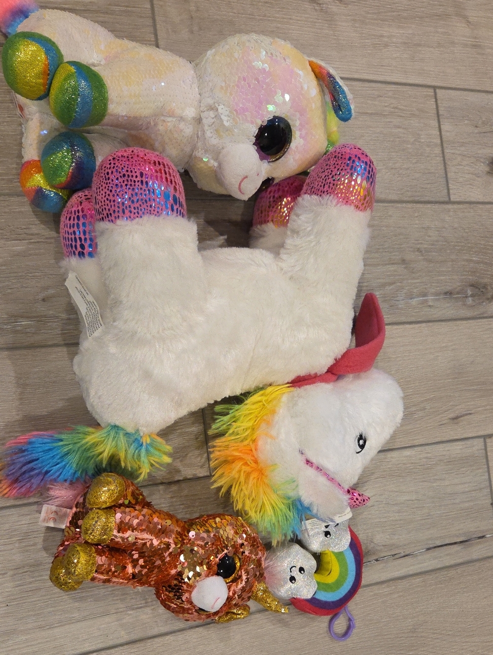 Source Unknown White Plush Rainbow Unicorn & Colorful Sequin Friends